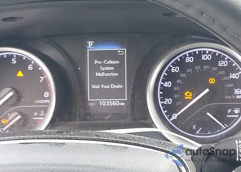 2021 Toyota Camry Le z USA, uszkodzony, nr VIN 4T1C11AK5MU613130